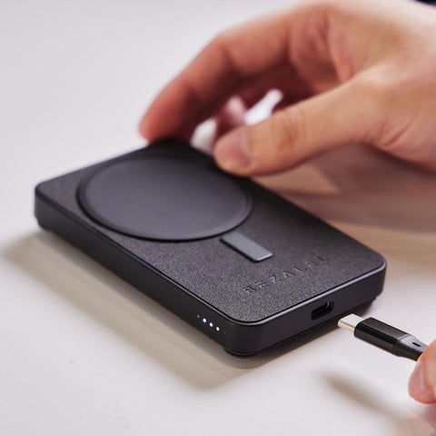 MagSafe 立架式磁吸2合1無線行動電源+支架 | 美國BEZALEL Prelude SE