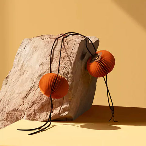 柿子吊飾 │ 風琴牛皮紙折疊家具 | ihpaper（一套兩件） - Design Chicken創意購物平台